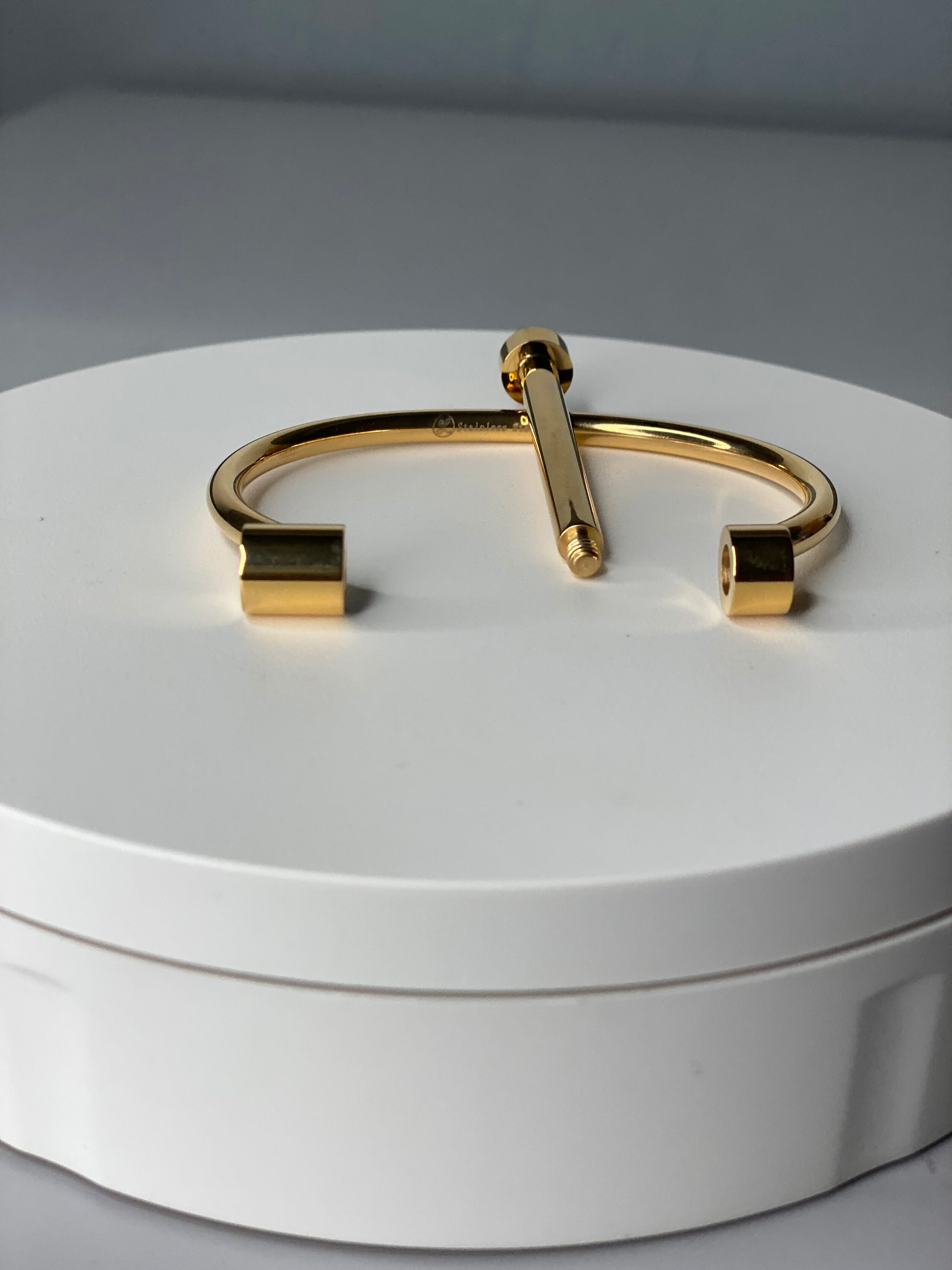 Chopped & Screwed stainless steel bangle with screw‑bar opening